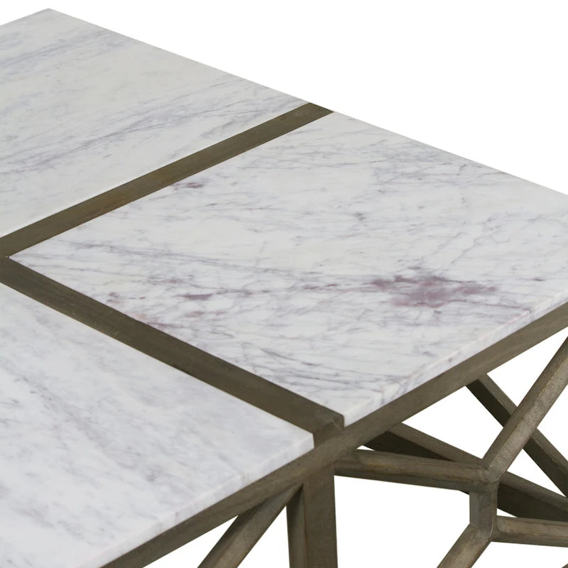 Table basse, plateau carré de 102 cm en marbre blanc, piétement géométrique en bois de manguier gris cendre sablé
