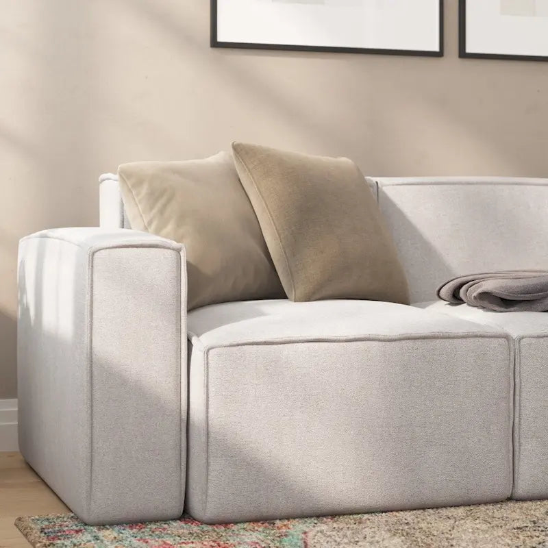 Fauteuil contemporain rembourré avec accoudoirs