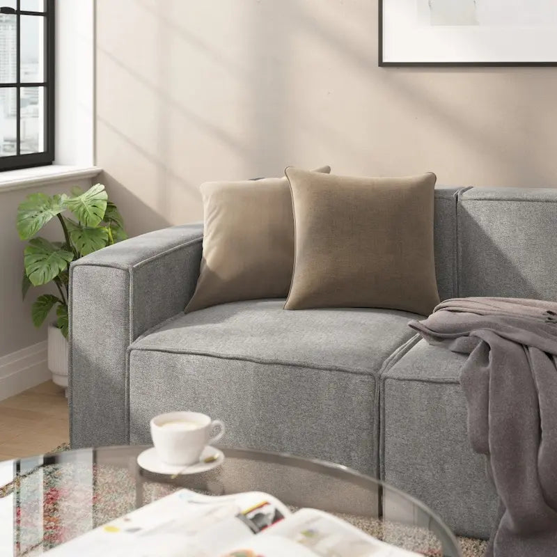Fauteuil contemporain rembourré avec accoudoirs