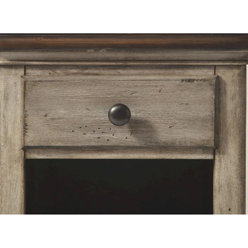 Table d'appoint en bois brun avec un tiroir