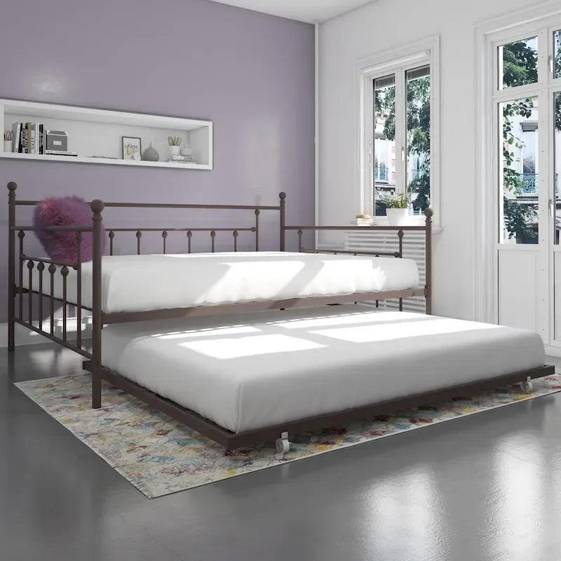 Lit de repos queen size avec cadre métallique de style victorien