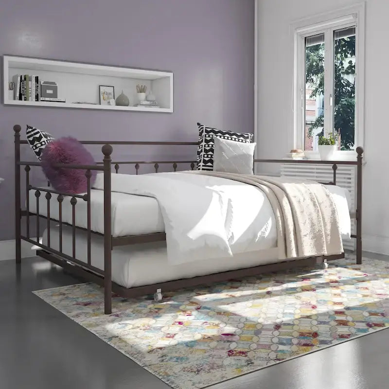 Lit de repos queen size avec cadre métallique de style victorien